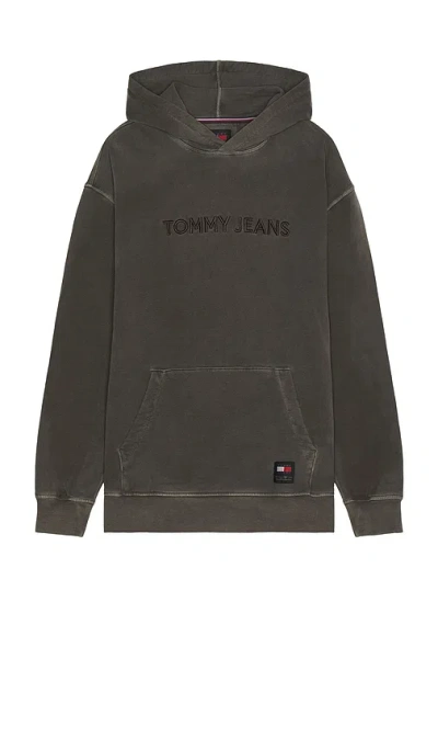 Tommy Jeans Relaxed Classic Hoodie In Charcoal