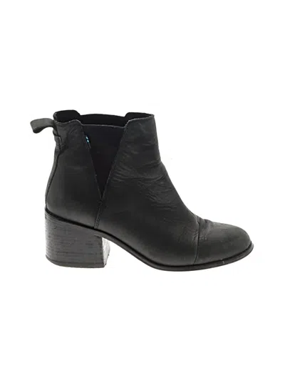 Pre-owned Toms Ankle Boots In Black