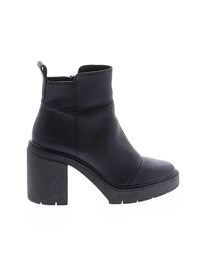 Pre-owned Toms Ankle Boots In Black