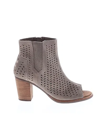 Pre-owned Toms Ankle Boots In Brown