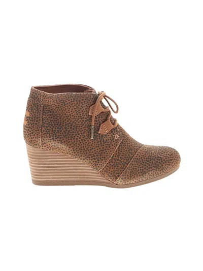 Pre-owned Toms Ankle Boots In Brown