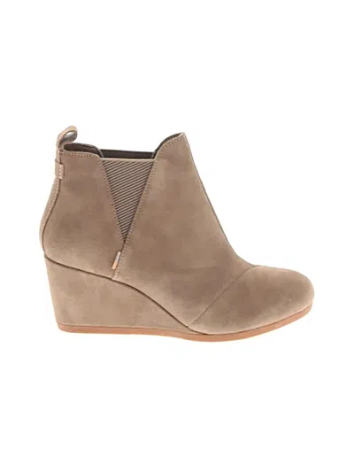 Pre-owned Toms Ankle Boots In Brown