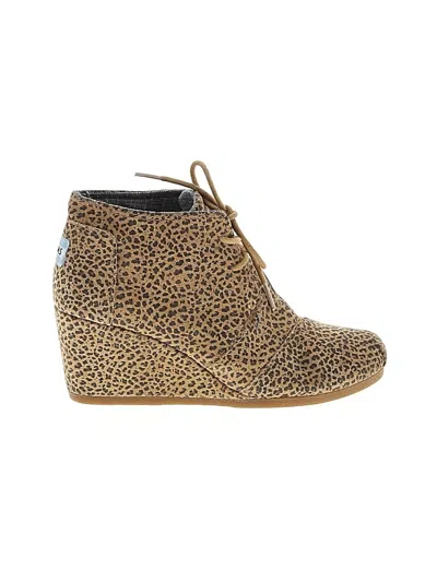 Pre-owned Toms Ankle Boots In Brown