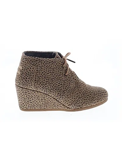 Pre-owned Toms Ankle Boots In Brown