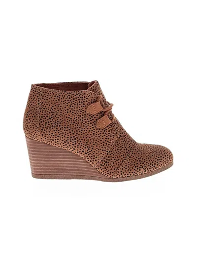 Pre-owned Toms Ankle Boots In Brown