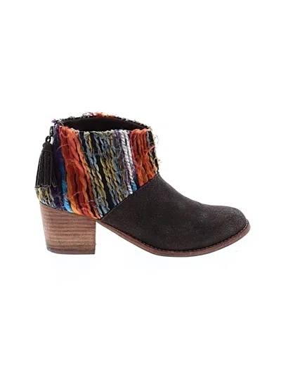 Pre-owned Toms Ankle Boots In Brown