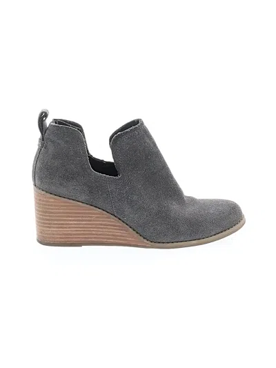 Pre-owned Toms Ankle Boots In Gray