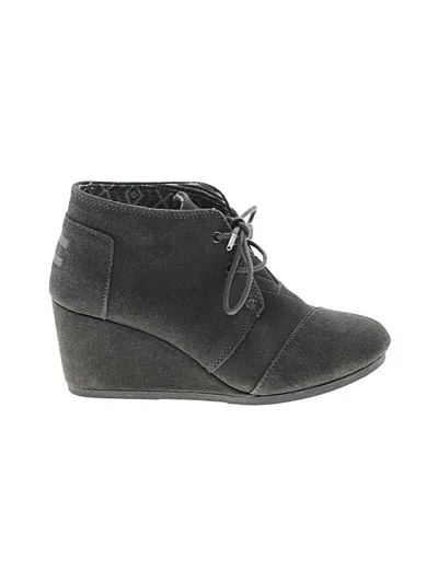 Pre-owned Toms Ankle Boots In Gray