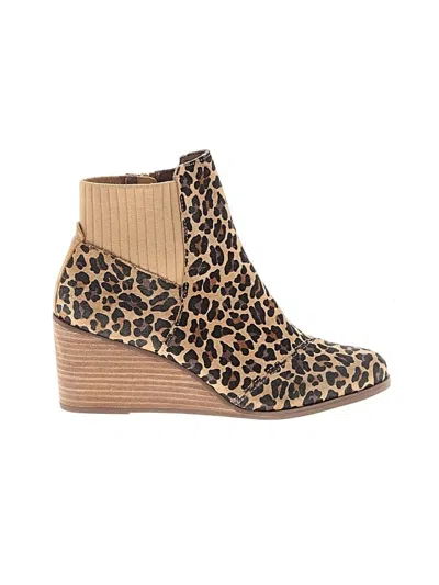 Pre-owned Toms Ankle Boots In Tan