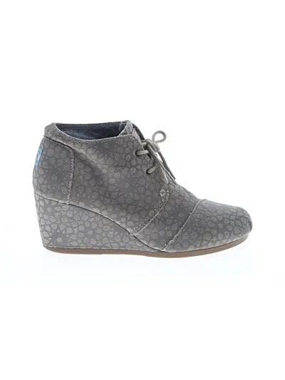 Pre-owned Toms Ankle Boots In Tan
