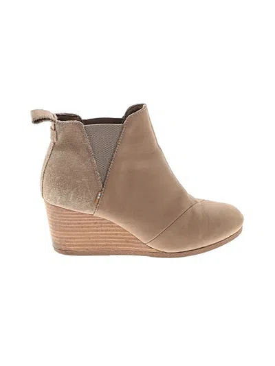 Pre-owned Toms Ankle Boots In Tan
