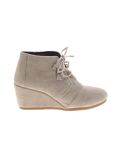 Pre-owned Toms Ankle Boots In Tan