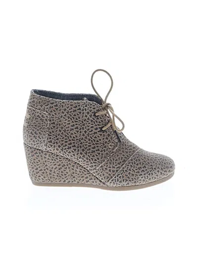 Pre-owned Toms Ankle Boots In Tan
