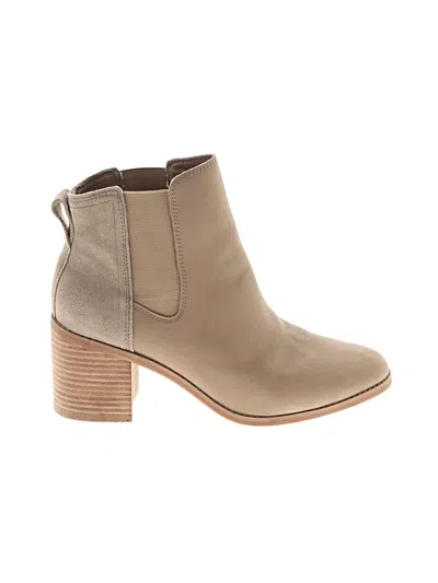 Pre-owned Toms Ankle Boots In Tan