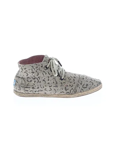 Pre-owned Toms Ankle Boots In Tan