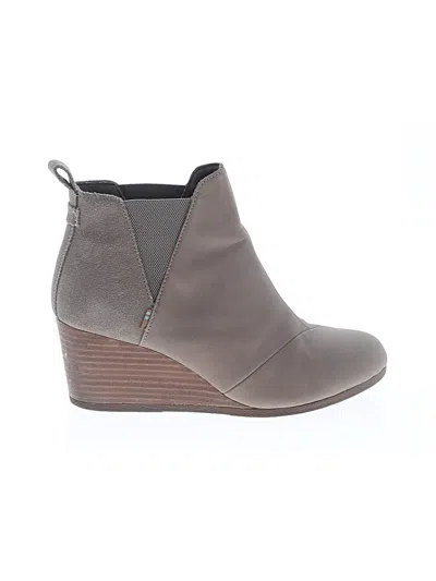 Pre-owned Toms Ankle Boots In Tan