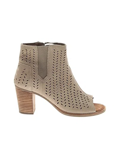 Pre-owned Toms Ankle Boots In Tan