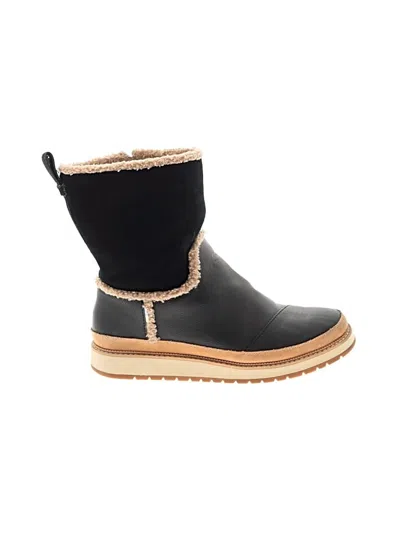 Pre-owned Toms Boots In Black