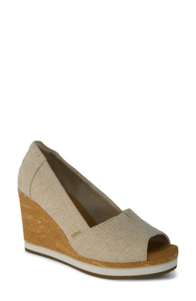 Toms Essential Wedge Pump In Gold