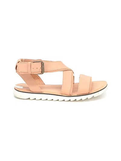 Pre-owned Toms Sandals In Tan