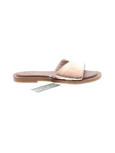 Pre-owned Toms Sandals In Tan
