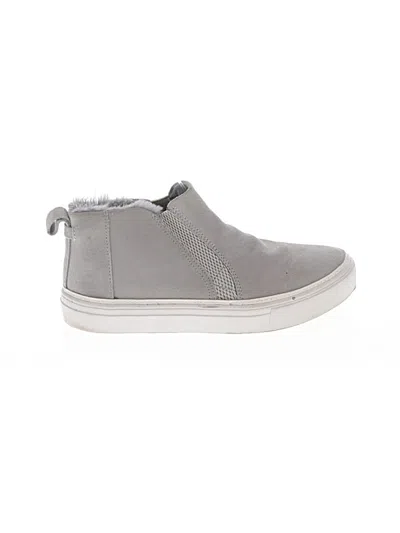 Pre-owned Toms Sneakers In Gray