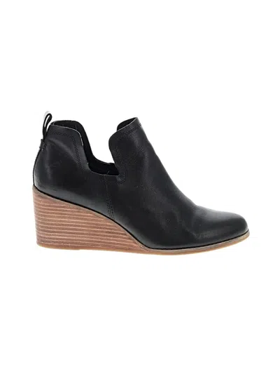 Pre-owned Toms Wedges In Black