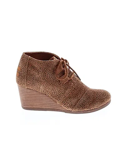 Pre-owned Toms Wedges In Brown