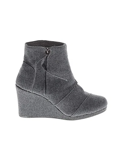 Pre-owned Toms Wedges In Gray