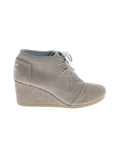 Pre-owned Toms Wedges In Gray
