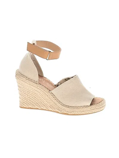Pre-owned Toms Wedges In Ivory