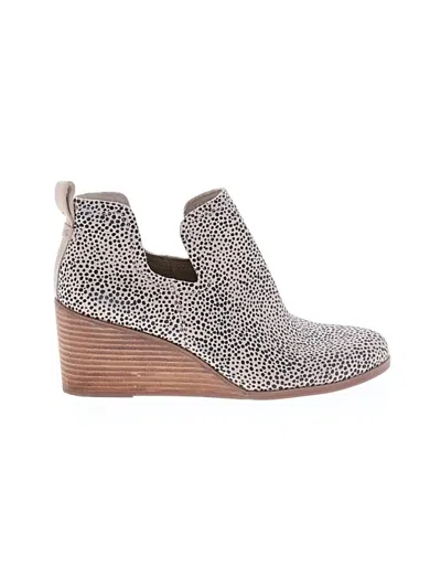 Pre-owned Toms Wedges In Ivory