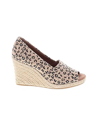 Pre-owned Toms Wedges In Tan