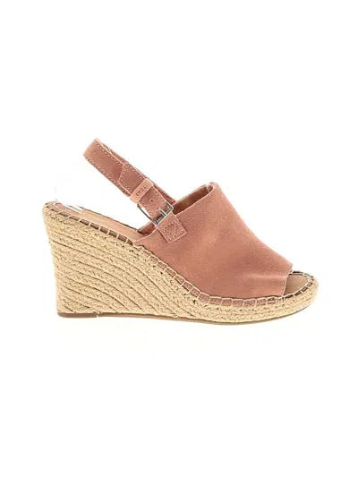 Pre-owned Toms Wedges In Tan