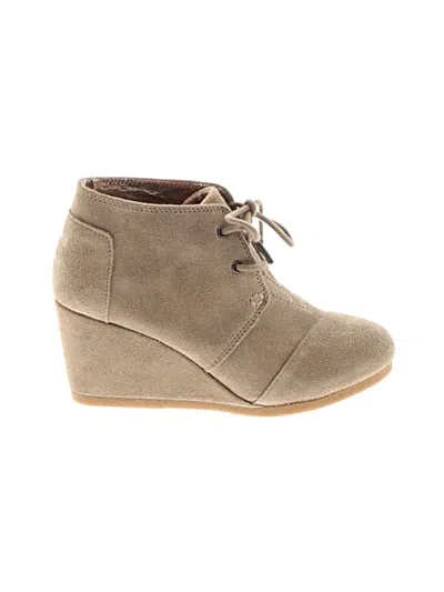 Pre-owned Toms Wedges In Tan