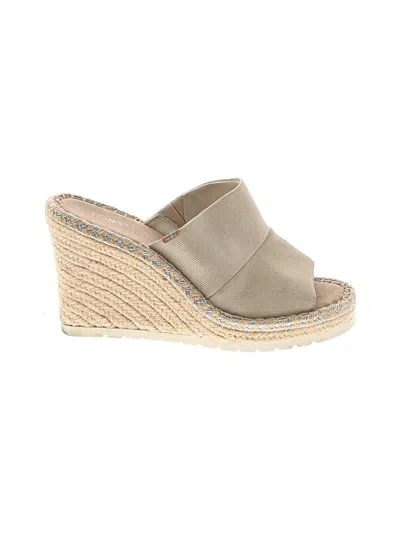 Pre-owned Toms Wedges In Tan