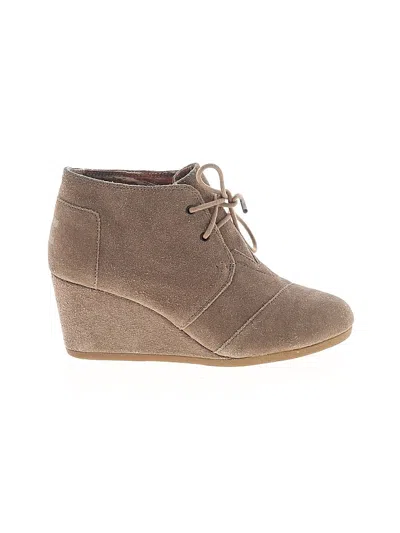 Pre-owned Toms Wedges In Tan