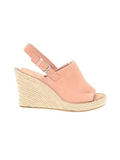 Pre-owned Toms Wedges In Tan