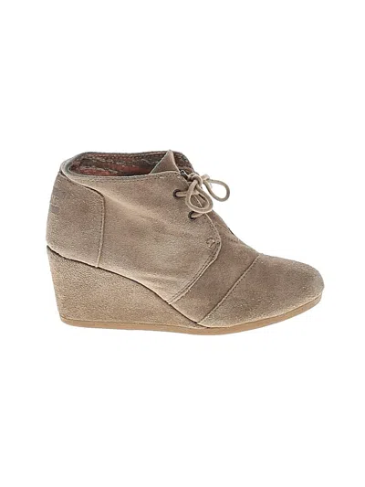 Pre-owned Toms Wedges In Tan