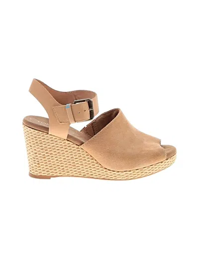 Pre-owned Toms Wedges In Tan