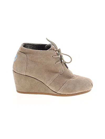 Pre-owned Toms Wedges In Tan