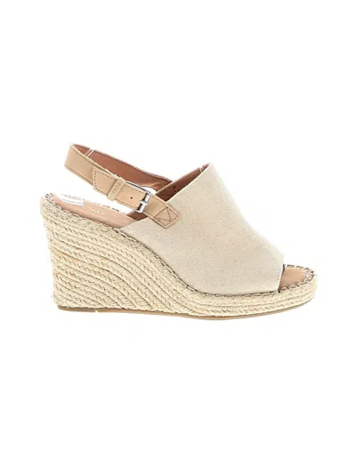 Pre-owned Toms Wedges In Tan