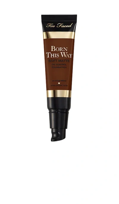 Too Faced Born This Way Soft Matte Foundation In 棕色