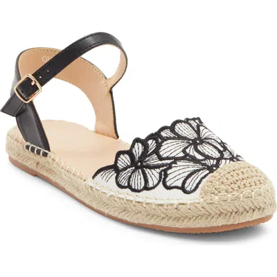 Top Moda Chaya Floral Embroidered Flat In Black