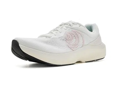 Topo Athletic Magnifly 6 In White