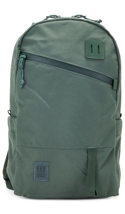 Topo Designs Daypack Tech Backpack In 森林绿