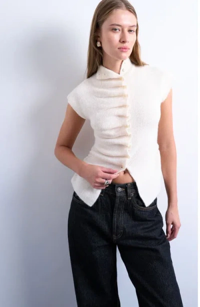 TOPSHOP TOPSHOP RUFFLE BUTTON FRONT KNIT TOP