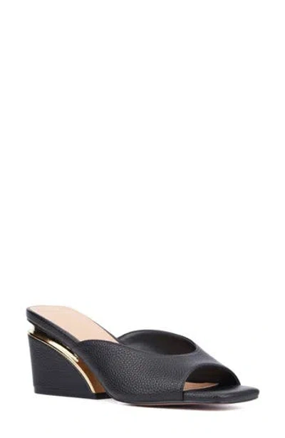 Torgeis Carissa Slide Sandal In Black
