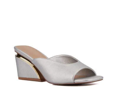 Torgeis Carissa Wedge Mule In Gray