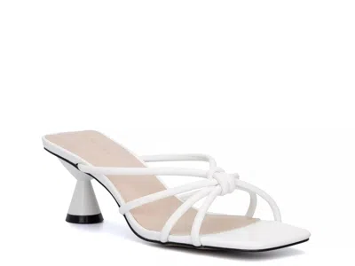 Torgeis Cultivar Sandal In White